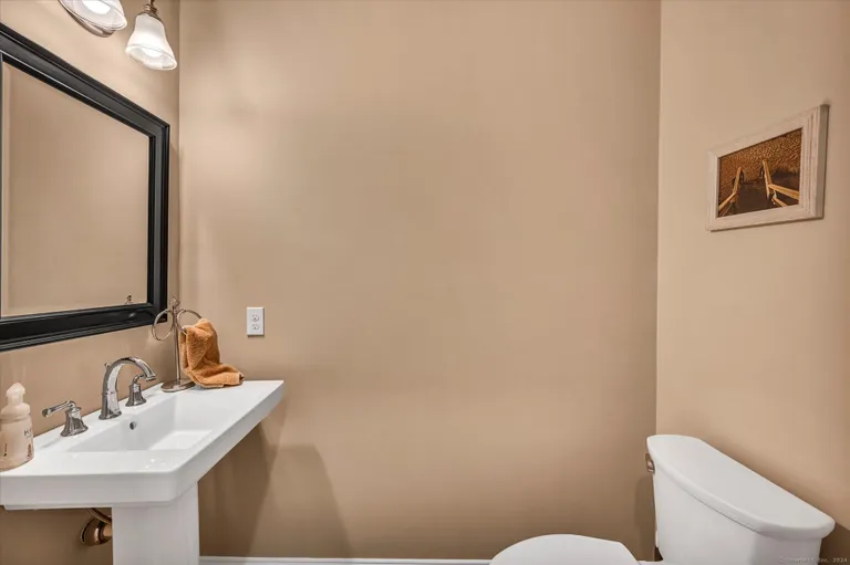 61 Bridlewood Lane, Vernon, CT 06066 Property for sale