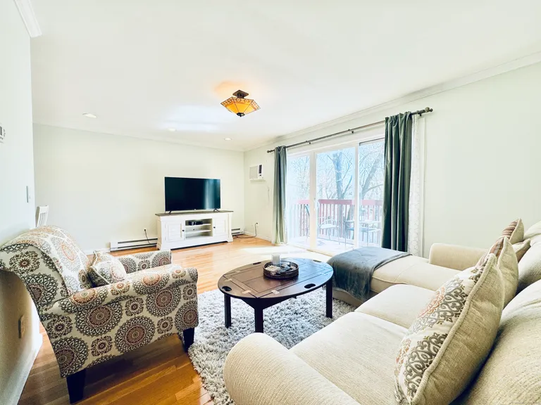 New York City Real Estate | View 146 Cold Spring Road, 12 | Listing | View 9