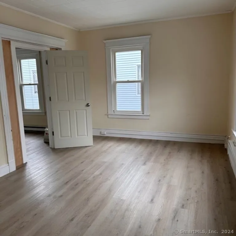 New York City Real Estate | View 62 Southview Street, 2nd Floor | Listing | View 7