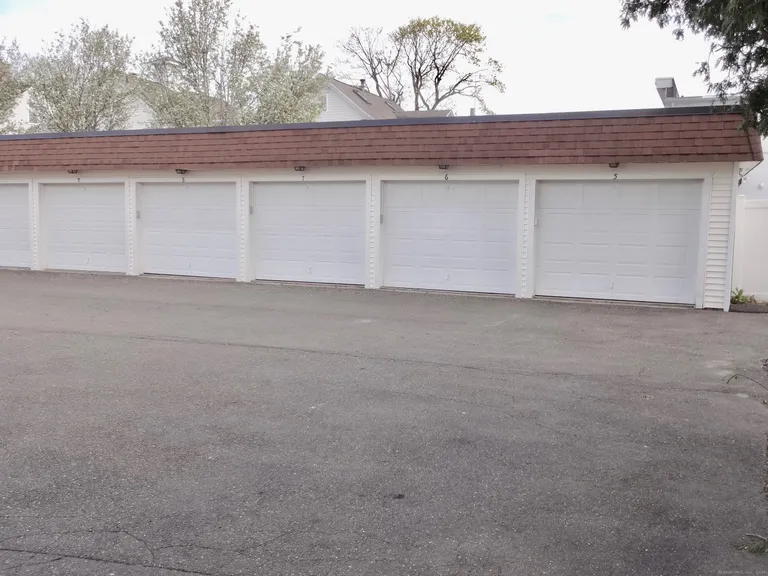 26 Hulls Highway 26, Fairfield, CT 06890 Property for rent