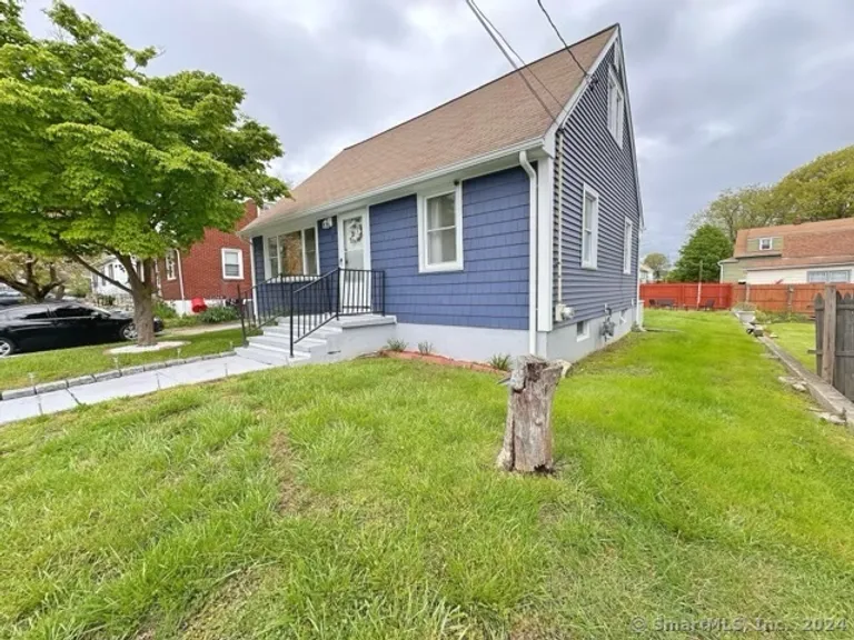 51 Roosevelt Avenue, Stratford, CT 06615 Property for sale