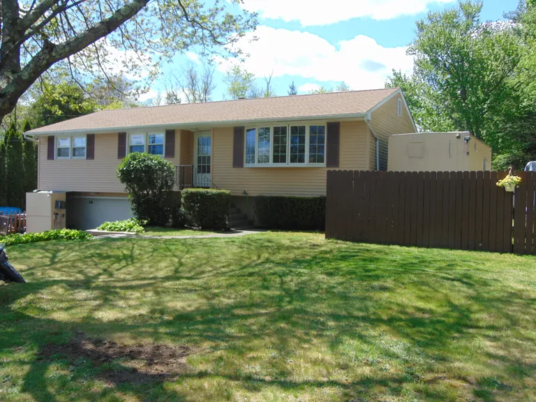 31 Bayview Circle, Wolcott, CT 06716 Property for sale