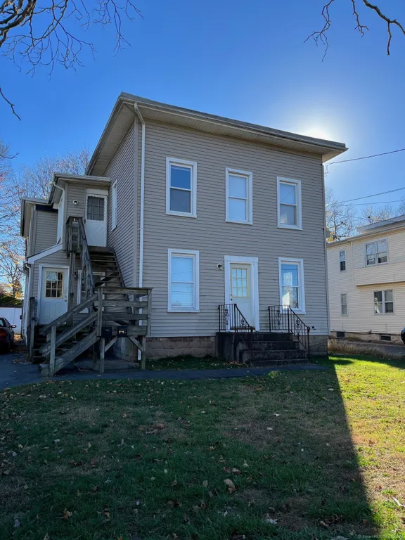 Greenwich Real Estate | View 34 West Center | 1 Bed, 1 Bath | View 1