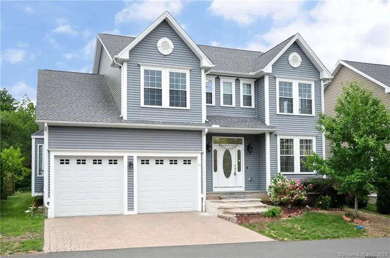 Greenwich Real Estate | View 11 Secretariat | 4 Beds, 3 Baths | View 1
