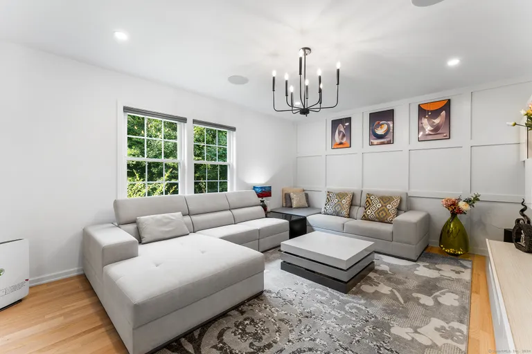 32 Lakewood, Madison, CT 06443 Property for sale