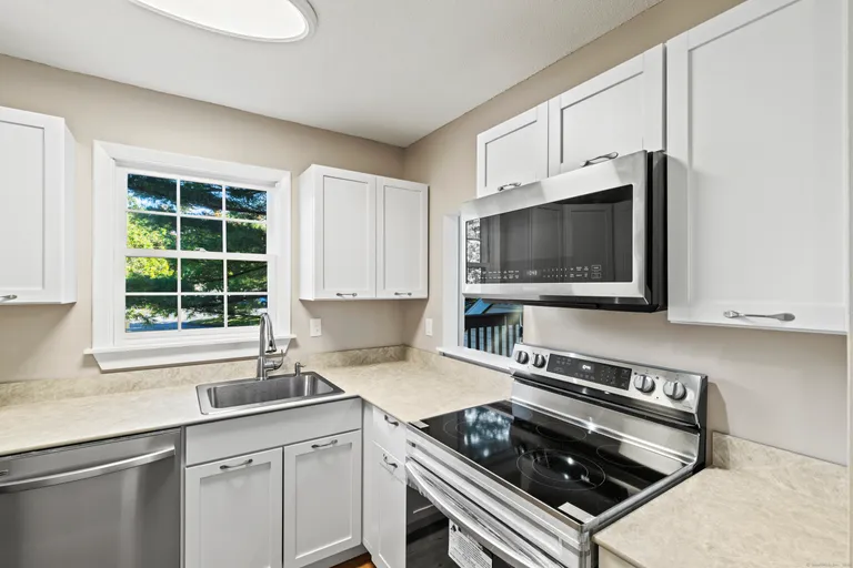 54 Rope Ferry C42, Waterford, CT 06385 Property for sale