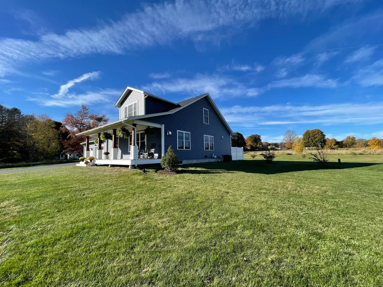 125 Mantup, Putnam, CT 06260 Property for sale