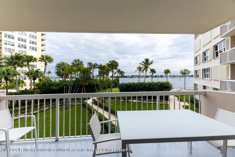 New York City Real Estate | View 2600 N Flagler Drive, 204 | 2 Beds | View 1
