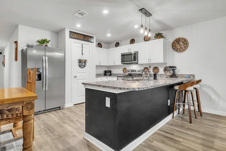 The Woodlands Real Estate | View 193 Hollow Oak | Listing | View 4