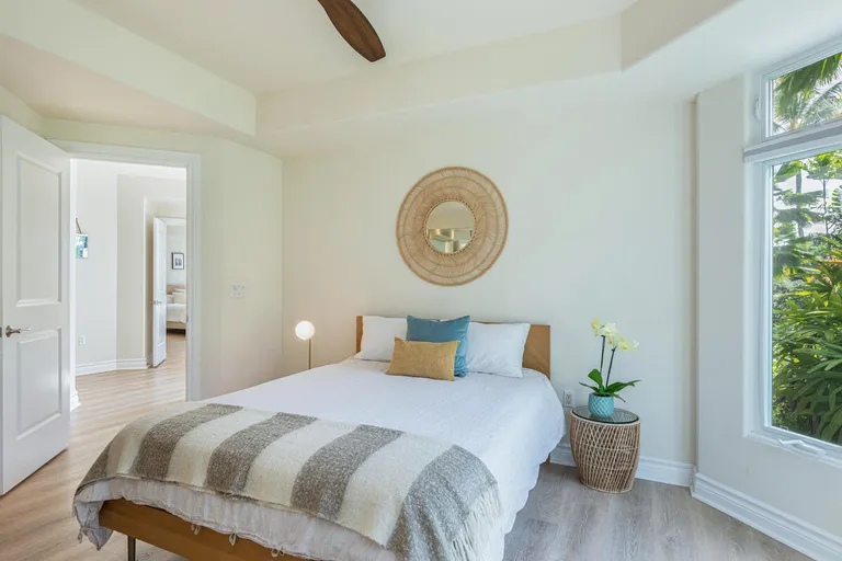 Hawaii Real Estate | View 4100 QUEEN EMMA'S DR, 7 | Listing | View 24