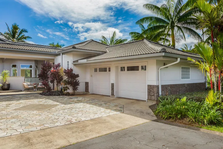 Hawaii Real Estate | View 4100 QUEEN EMMA'S DR, 7 | Listing | View 2