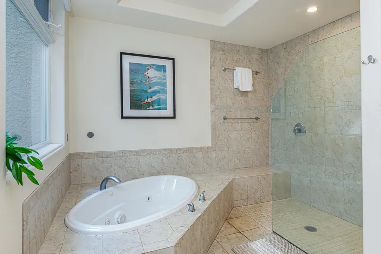 Hawaii Real Estate | View 4100 QUEEN EMMA'S DR, 7 | Listing | View 23