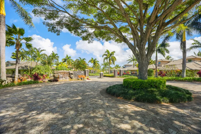 Hawaii Real Estate | View 4100 QUEEN EMMA'S DR, 7 | Listing | View 26