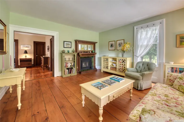 New York City Real Estate | View 25105 Main Road | Listing | View 3