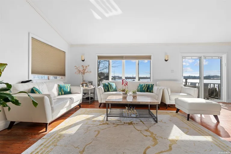 New York City Real Estate | View 299 Whitman Drive | 6 Beds, 3 Baths | View 1
