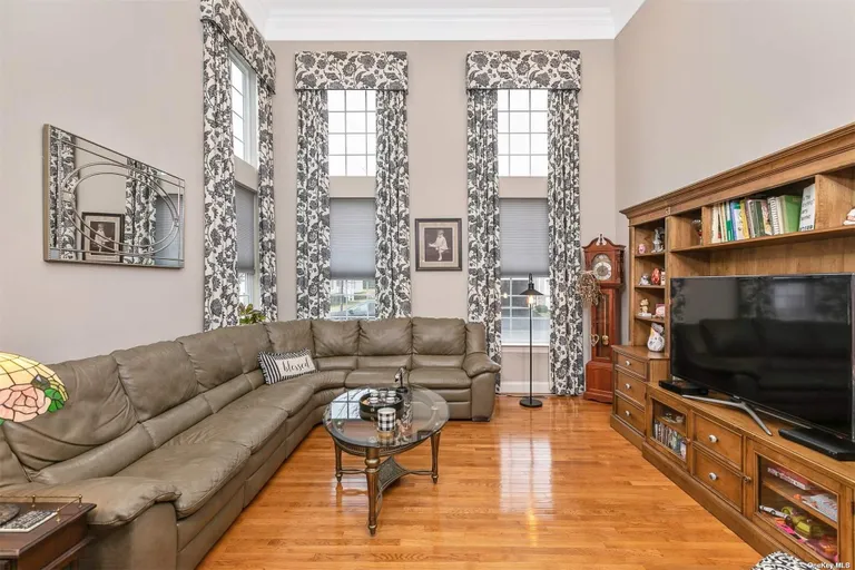New York City Real Estate | View 3 Toni Ct., 3 | Listing | View 15