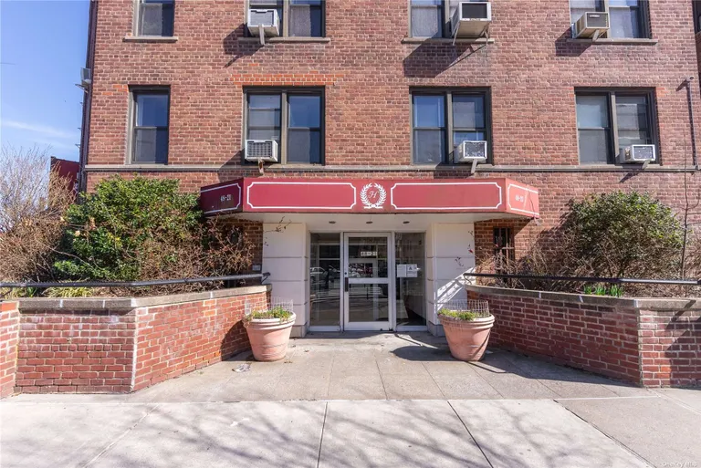 New York City Real Estate | View 48-21 40th Street, 6H | Listing | View 2