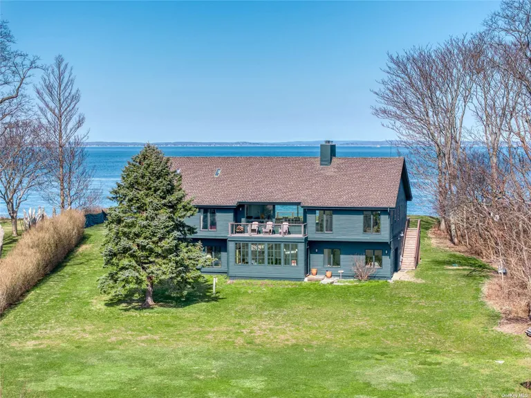 New York City Real Estate | View 1390 Demarest Road | 4 Beds, 5 Baths | View 1