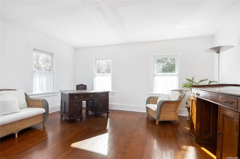 New York City Real Estate | View 27 Station Road | Listing | View 14