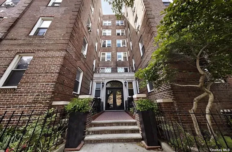 New York City Real Estate | View Address Withheld By Seller | 1 Bed, 1 Bath | View 1