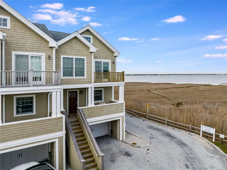 New York City Real Estate | View 538 Dune Road, 10 | 4 Beds, 3 Baths | View 1