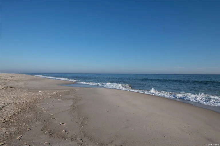 New York City Real Estate | View 259 Dune Road, 138 | Listing | View 11