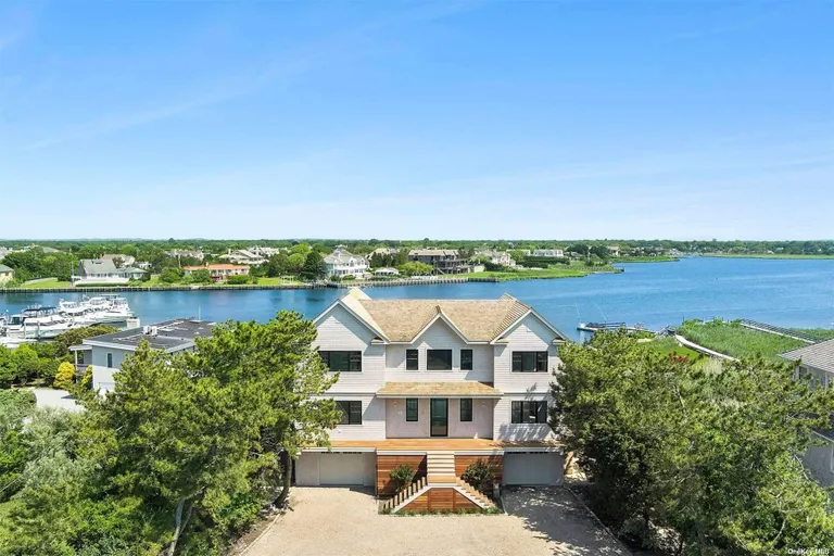 New York City Real Estate | View 218 Dune Road | Listing | View 2