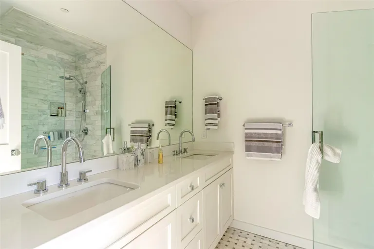 The Hamptons Real Estate | View 123 Sterling Avenue, 12 | Listing | View 14