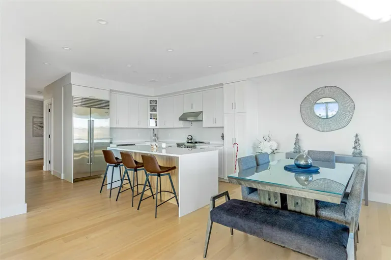 The Hamptons Real Estate | View 123 Sterling Avenue, 12 | Listing | View 5