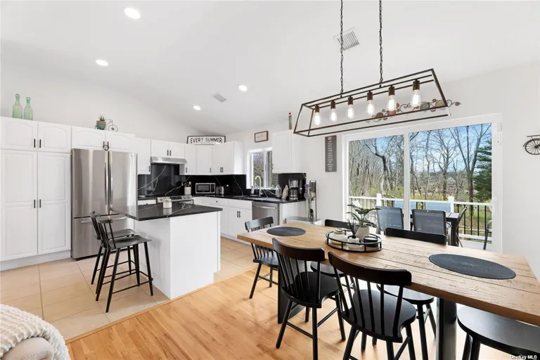 The Hamptons Real Estate | View 485 Sutton Place | Listing | View 13