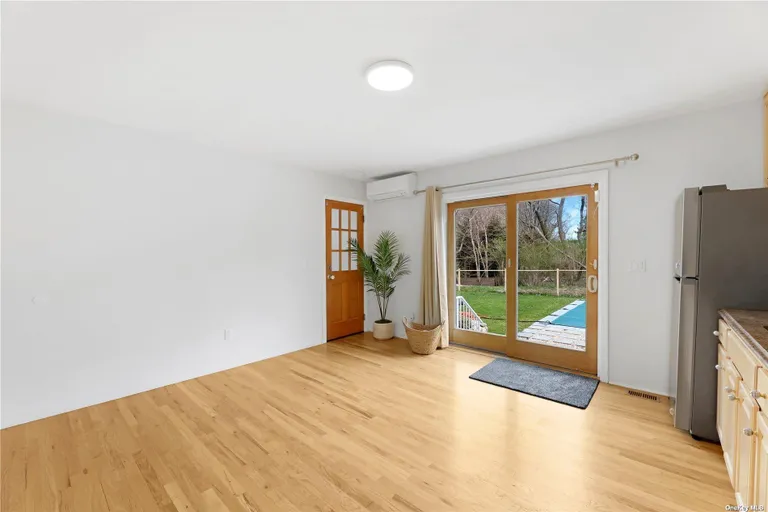 The Hamptons Real Estate | View 485 Sutton Place | Listing | View 8