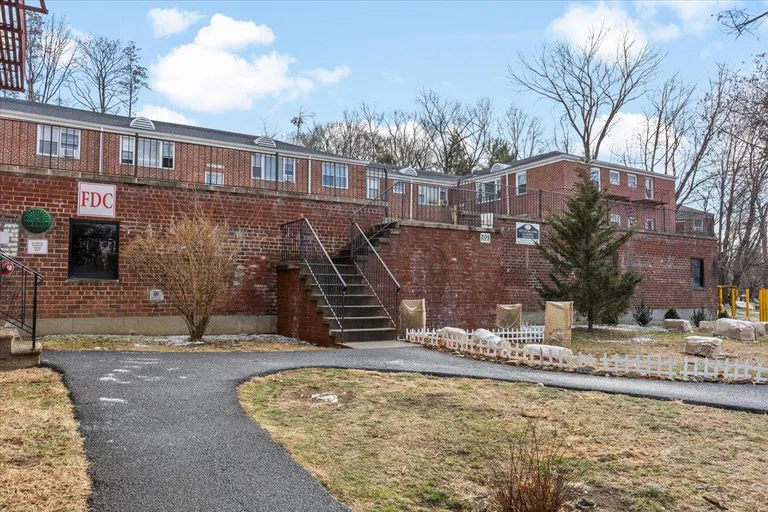 Westchester Real Estate | View 205 W Post Road, 1L | Listing | View 3