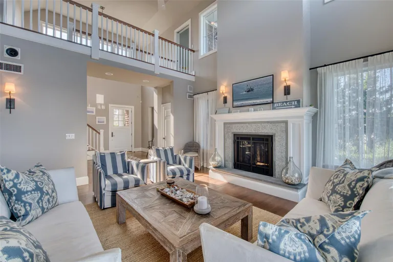 The Hamptons Real Estate | View 1000 Sound Drive | Listing | View 3
