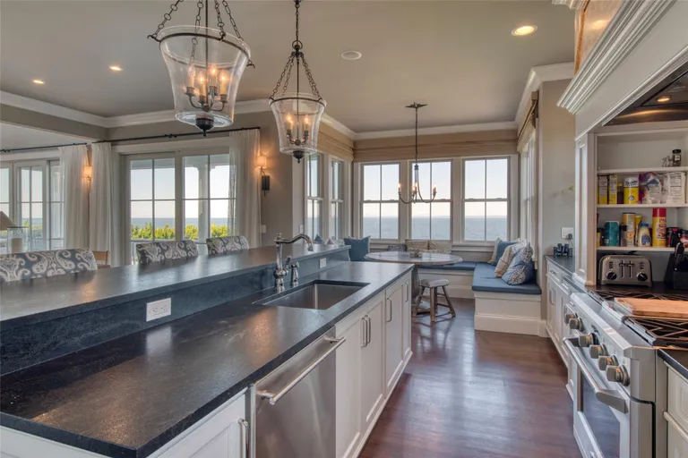 The Hamptons Real Estate | View 1000 Sound Drive | Listing | View 6