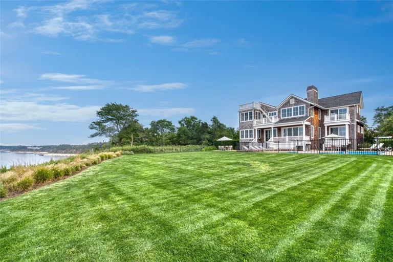The Hamptons Real Estate | View 1000 Sound Drive | Listing | View 2