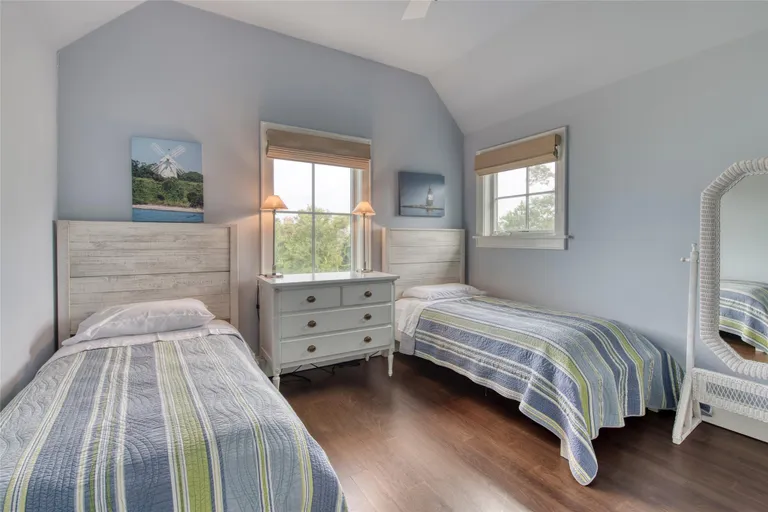 The Hamptons Real Estate | View 1000 Sound Drive | Listing | View 17