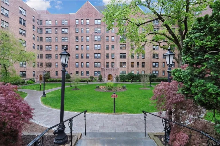 New York City Real Estate | View 178 Garth Road, 4i | 2 Beds, 2 Baths | View 1