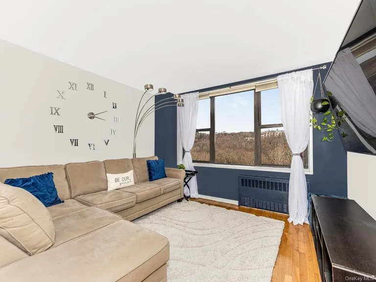 New York City Real Estate | View 121 S Highland Avenue, 5A | 2 Beds, 1 Bath | View 1