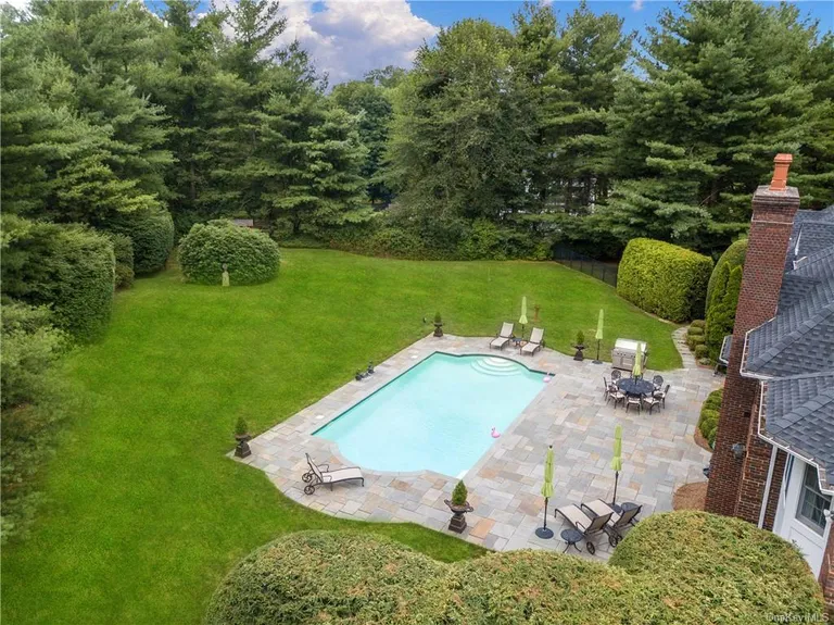 New York City Real Estate | View 5 Hobby Lane | Listing | View 17