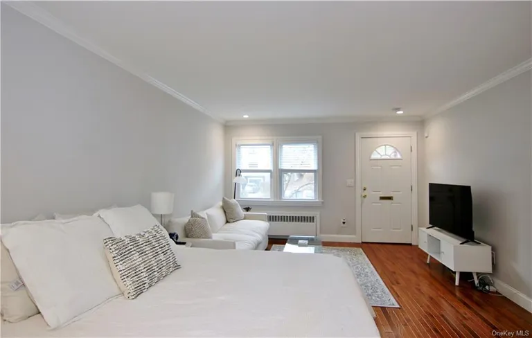 New York City Real Estate | View 24 Wappanocca Avenue, G | Listing | View 6