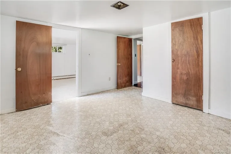 New York City Real Estate | View 15 Violet Place | Listing | View 7