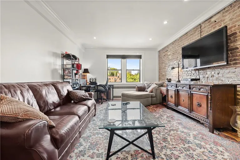 New York City Real Estate | View 300 Main Street, 5C | Listing | View 3