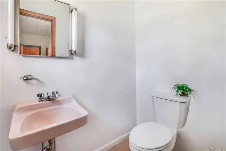 New York City Real Estate | View 16 S Parsonage Street | Listing | View 22