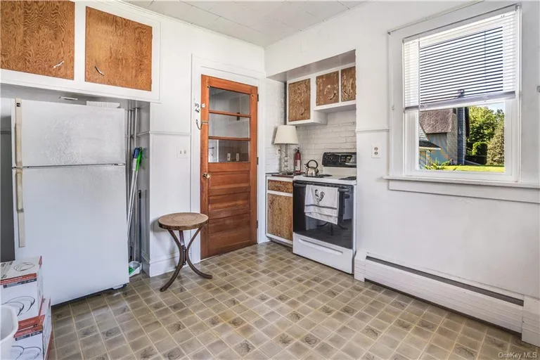 New York City Real Estate | View 16 S Parsonage Street | Listing | View 8