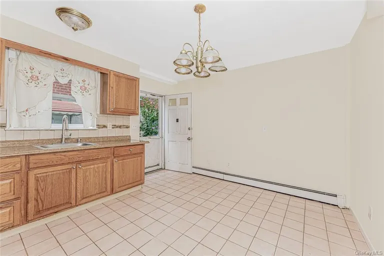 124 Vredenburgh Avenue, Yonkers, NY 10704 Property for sale