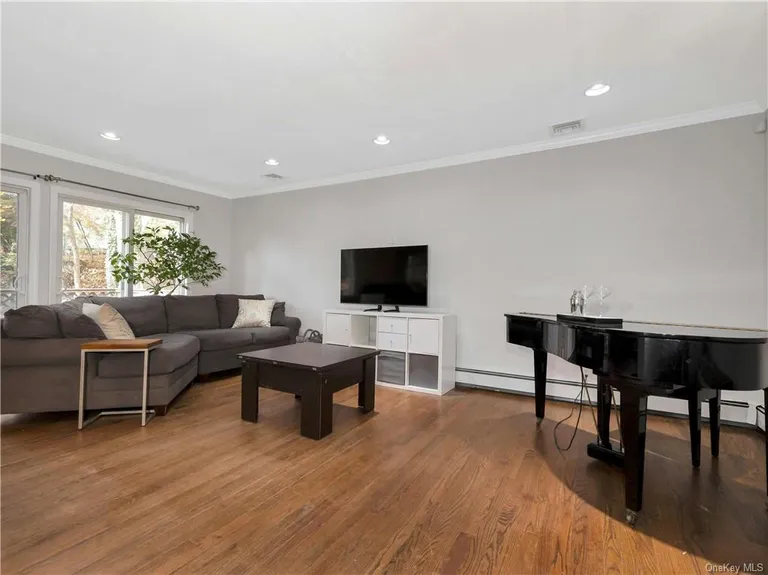 New York City Real Estate | View 24 Western Drive | Listing | View 4