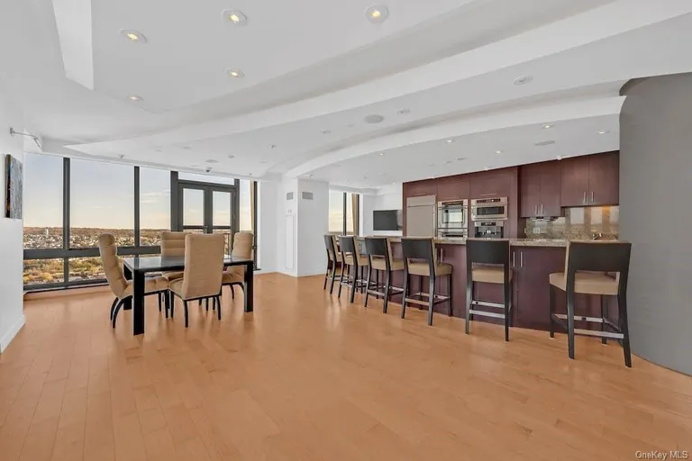 New York City Real Estate | View 10 City Place, 30D | Listing | View 7
