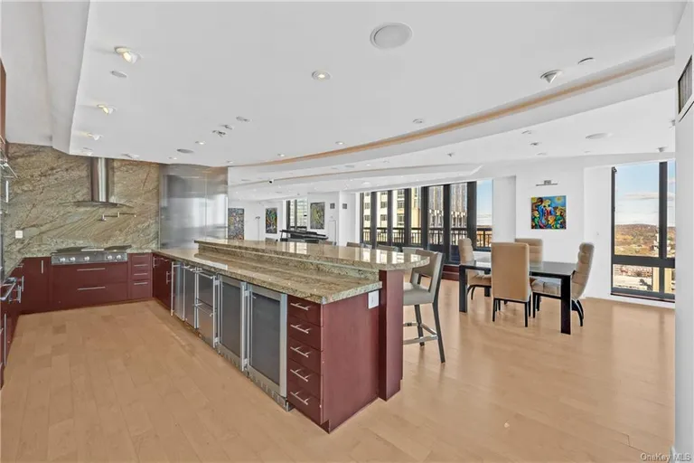 New York City Real Estate | View 10 City Place, 30D | Listing | View 8