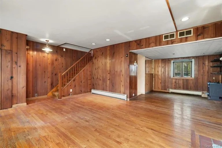 213 Van Houten Fields, West Nyack, NY 10994 Property for sale