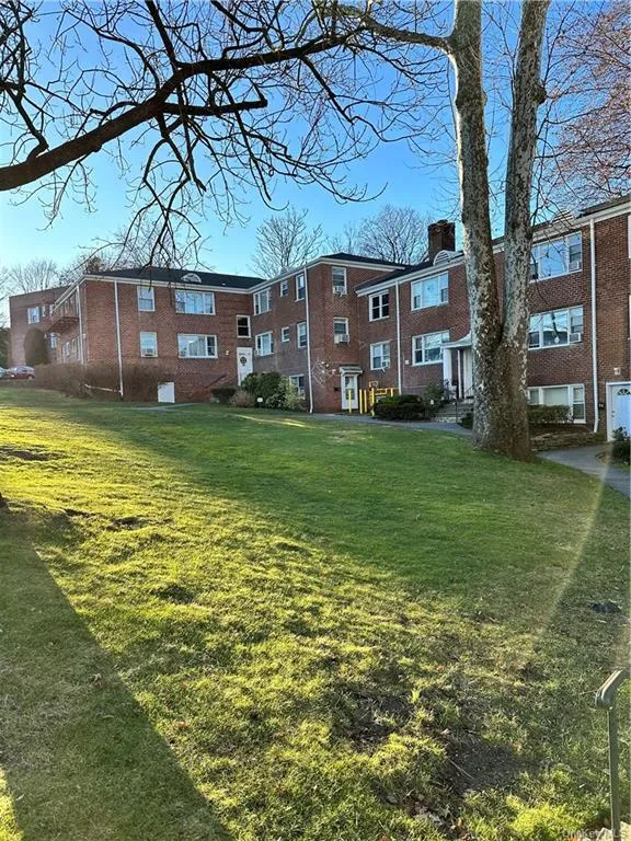 2 Soundview Avenue A1H, White Plains, NY 10606 Property for sale